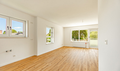 ERSTBEZUG nach Sanierung 3-Raum Wohnung - Stellplatz & Balkon