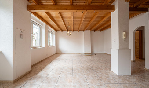 Kirchhain, city center - Centrally located, newly renovated apartment building!