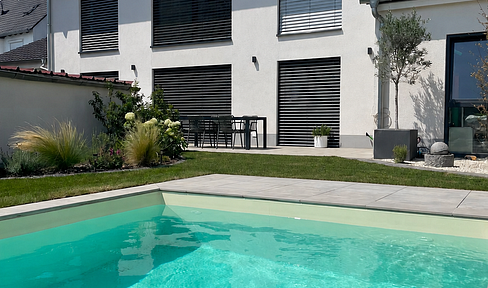 Modernes Traumhaus mit Pool - großzügiges Wohnen in Steinfeld