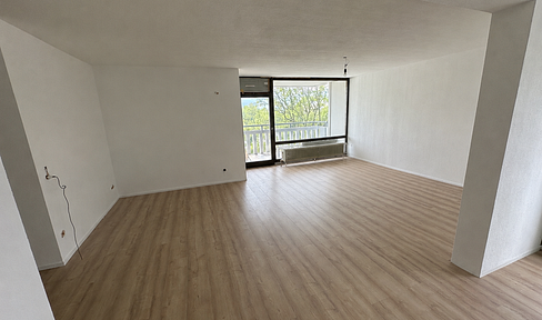 Erstbezug nach Sanierung – 3,5-Zimmer-Wohnung mit Einbauküche