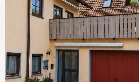 Spacious semi-detached house with plenty of space and a large terrace, located in Gaisbeuren, Bad Waldsee.