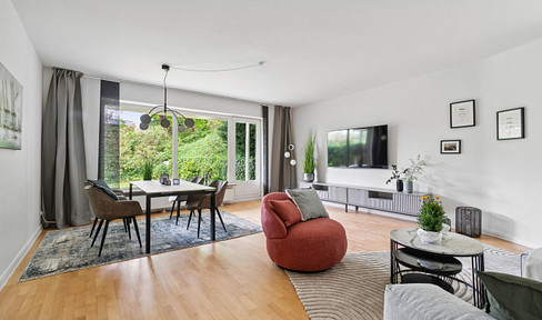 Duplex apartment with garden in Blankenese – 50 meters to the Elbe beach, with garden and garage, 92+70 m².