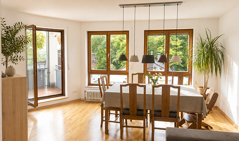 Helle 3-Zimmer-Wohnung mit zwei Balkonen, Seeblick und Alpenpanorama