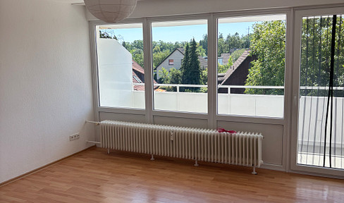 Sonnendurchflutete große 2 Zimmerwohnung mit Balkon im Grünen