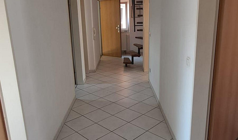 Zentrale provisionsfreie Wohnung in Neu-Ulm, perfekt für eine WG