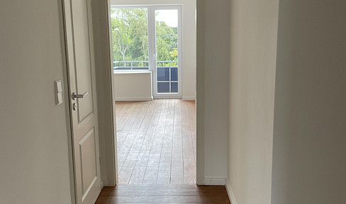 Bright 2.5-room apartment in a central location.