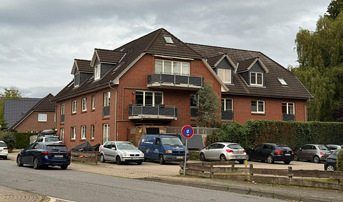 3-room apartment in Buxtehude; spacious living area with an open-plan kitchen.