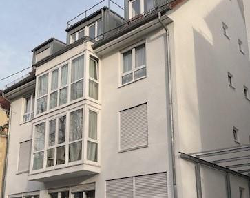 Gemütliche, helle 2,5-Zimmer-Dachgeschosswohnung in zentraler Lage