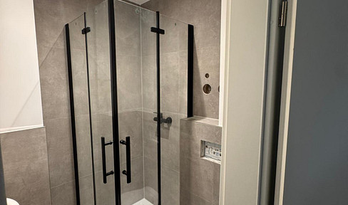 TOP WG-Zimmer - neu saniert & mit Balkon!