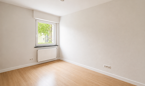 Erstbezug nach Renovierung: 5 WG-Zimmer mit neuer Küche & Südbalkon – einzeln oder als komplette WG