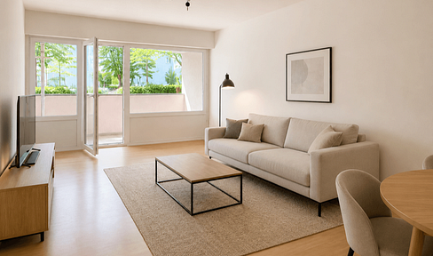 Freshly renovated 4-room apartment with a south-facing balcony – ideal for families and those working from home.