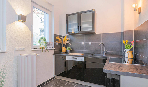 Excellent investment property with its own entrance, located near the university hospital.