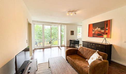 Spacious 2-room apartment in a central location in Prenzlauer Berg.