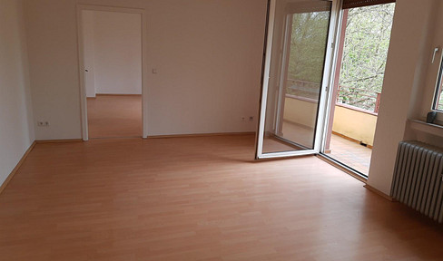 Beautiful 2-room apartment with balcony, shower, and parking space, available for rent.