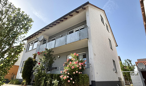 Heat pump installation scheduled for 2026! Whether it's a multi-generational home or an investment property: Free-standing residential building in Bondorf with living space in the attic.