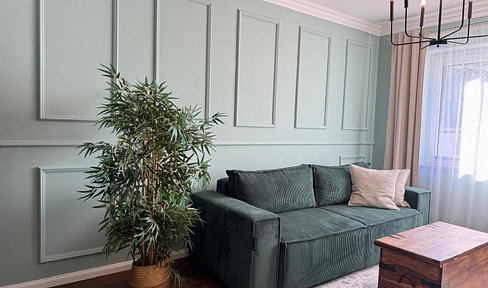 Beautifully furnished apartment with a built-in kitchen, located in a central area.