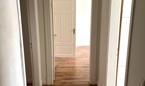 Bright, centrally located apartment with a fitted kitchen: a charming 3-room apartment in Flensburg.