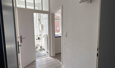 Bright 2-room apartment in Wilhelmshaven – newly renovated.