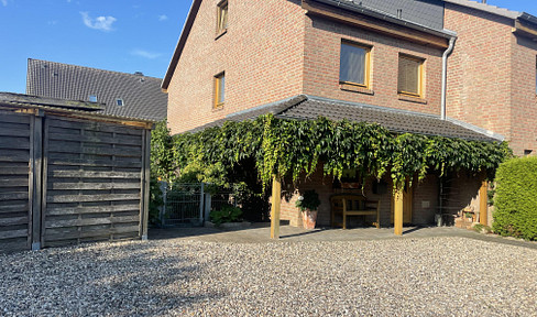Familienfreundliches Endreihenhaus 5-Zimmer im Dorfkern