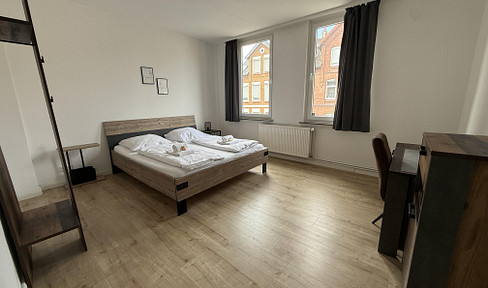 3-room apartment with old building charm, parking space, Moritzberg.