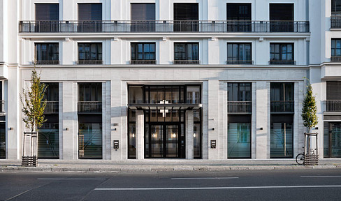 Office and commercial space in a prime Berlin location, with concierge service.