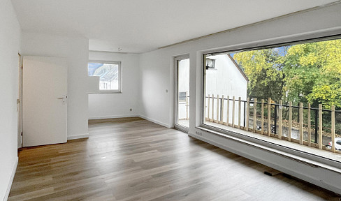 Sanierte, helle 2,5-Zimmer Wohnung mit Einbauküche, Stellplatz & großem Balkon nahe ALDI Campus