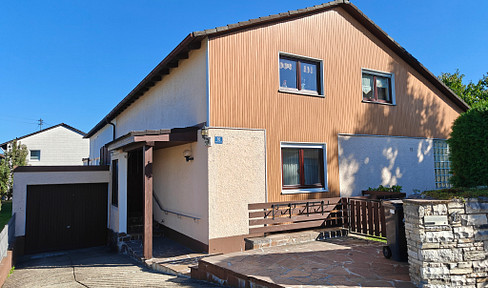 Gepflegte Doppelhaushälfte in zentraler Lage