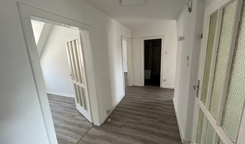 Apartment for sale in the Old Town of Bielefeld, 3 rooms, kitchen, and bathroom, 80 square meters.