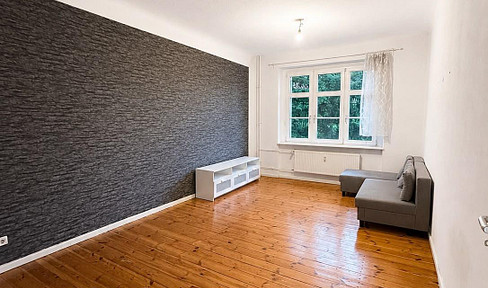Attractive 2-room apartment suitable for shared living, located in Berlin-Johannisthal.