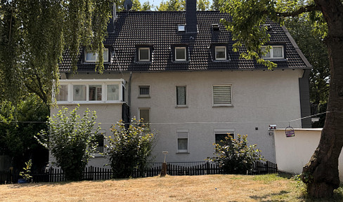 2.5-room apartment + garage + private entrance + garden, located directly next to the TU Dortmund (Technical University of Dortmund) and the Technologiepark DO (Technology Park Dortmund).