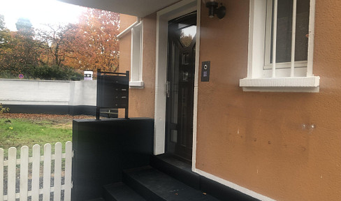 Zentral gelegene sanierte 2-Zimmer EG Wohnung Lev Schlebusch mit Terrasse