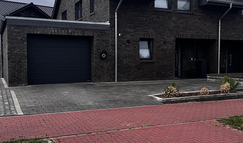 Modern semi-detached house with a heated garage, featuring high-quality finishes and excellent energy efficiency.
