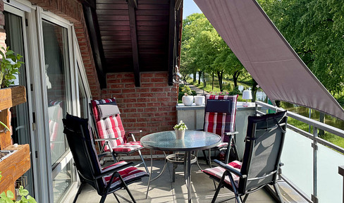 Apartment for sale: 3-room apartment in Deegfeld, with waterfront living.