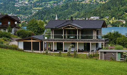 Exklusive Villa in Kärnten – Panoramablick auf Berge und Brennsee
