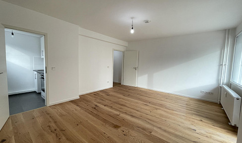 Renovated 1-room apartment with balcony – Prime location in the heart of Frankfurt's Westend district.