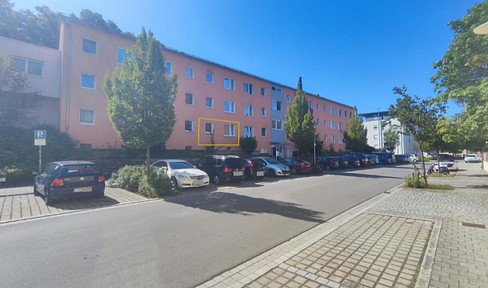For rent: a 1-room apartment in a central location in Neuburg, directly from the owner, with no agency fees.