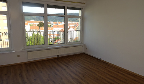 Quiet 2-room apartment, southwest-facing, courtyard-side, suitable for shared living.