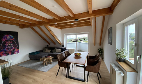 Moderne 3-Zimmer-Maisonette mit 3 Balkonen, Garage & Panoramablick über Würzburg