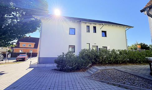 helle 3 Zi.-Wo 1. OG mit Balkon und EBK