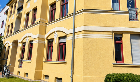 Office space in a historic building, located on Dürer Straße. Option to take over existing conference technology, servers, and phone system.