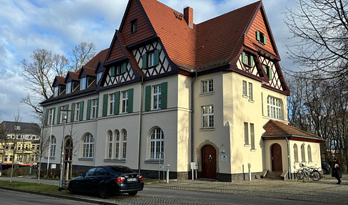 Wohnen im Denkmal: frisch sanierte 143-m²-Dachgeschosswohnung mit Haus-im-Haus-Charakter