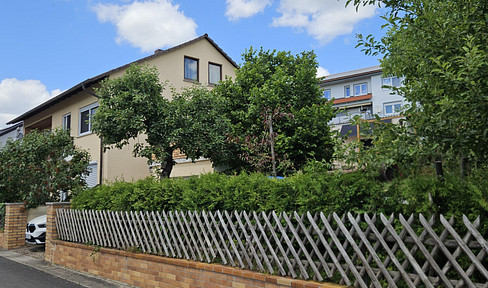 Haus mit Einliegerwohnung, Gewerbehalle + Baugrundstück nahe Schweinfurt
