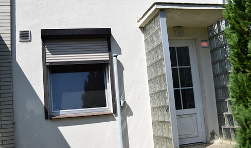 Terraced house with its own garden in Farmsen – No commission fees & attractively priced.
