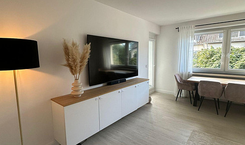 Bright 4-room apartment in a prime location.