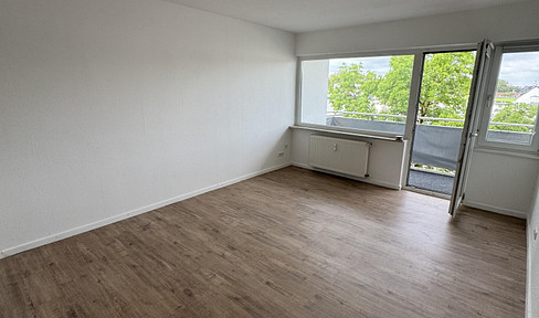 Renovierte 2,5 Zimmer Wohnung in zentraler Lage mit 2 Balkonen