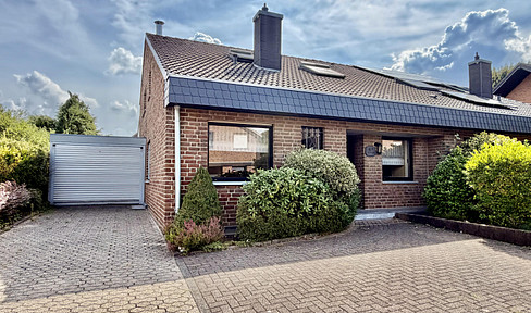 Commission-free: Semi-detached house with 137 m², garden, and garage in Erkelenz.