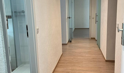 Private apartment for rent: 3-room apartment with fitted kitchen and balcony in Bad Homburg, no agency fees.