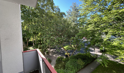 Private apartment for rent: 3-room apartment with fitted kitchen and balcony in Bad Homburg, no agency fees.