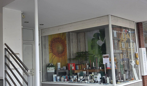 Kleine Schaufenstervitrine im Zentrum von Mz-Gonsenheim