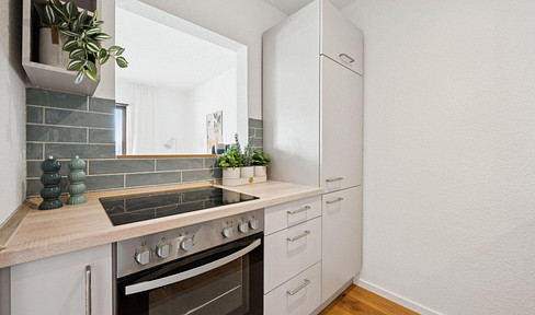 Balkon ins Grüne, Stellplatz inkl., zentrale Lage | 2-Zi.-Wohnung in Neckarau